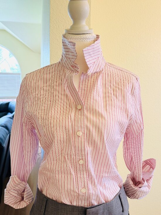 Banana Republic Tops - Banana Republic "Non-Iron Fitted" button-down dress shirt- Super Cute!